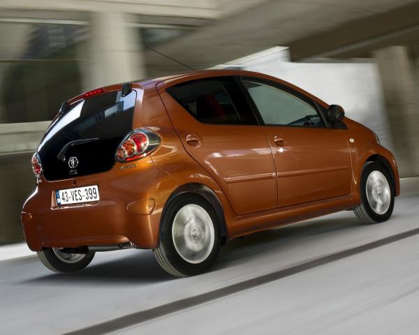 Фото Toyota Aygo I Рестайлинг 2 Хэтчбек 5 дв.