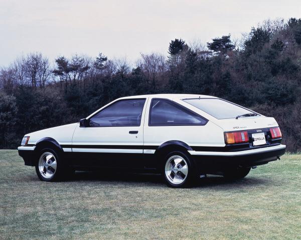 Фото Toyota Corolla Levin IV (AE85/AE86) Хэтчбек 3 дв.