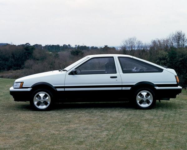 Фото Toyota Corolla Levin IV (AE85/AE86) Хэтчбек 3 дв.