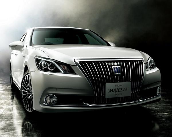 Фото Toyota Crown Majesta VI (S210) Седан