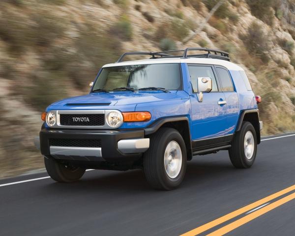 Фото Toyota FJ Cruiser I Внедорожник 5 дв.