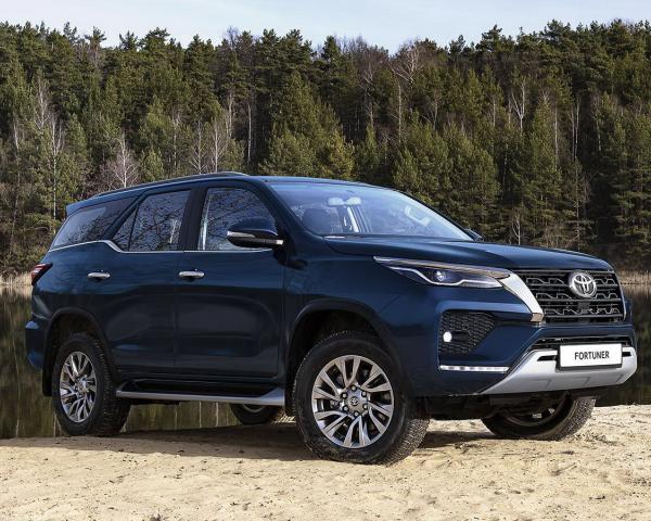 Фото Toyota Fortuner II Рестайлинг Внедорожник 5 дв.