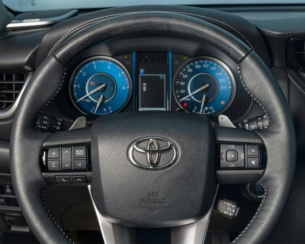 Фото Toyota Fortuner II Рестайлинг Внедорожник 5 дв.