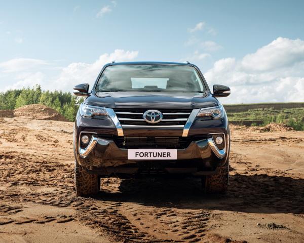 Фото Toyota Fortuner II Внедорожник 5 дв.