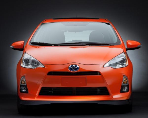 Фото Toyota Prius c I Хэтчбек 5 дв.