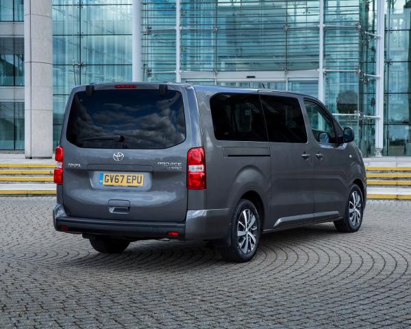 Фото Toyota ProAce II Минивэн L2