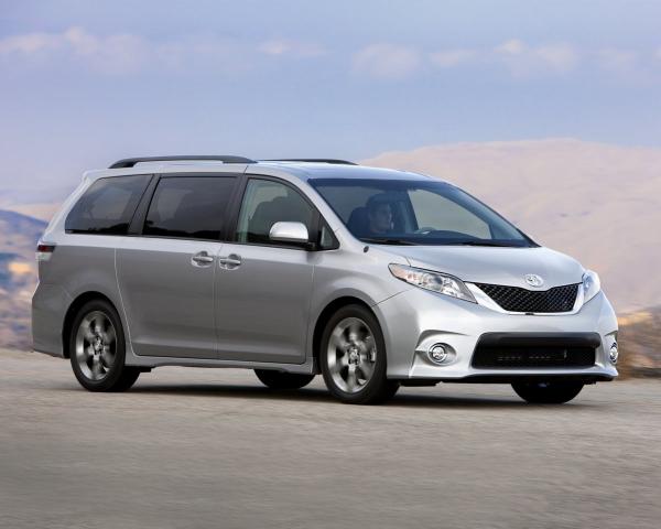 Фото Toyota Sienna III Минивэн