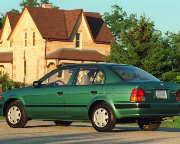 Фото Toyota Tercel V (L50) Седан