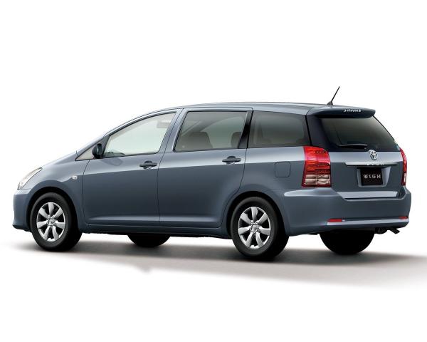 Фото Toyota Wish I Рестайлинг Компактвэн