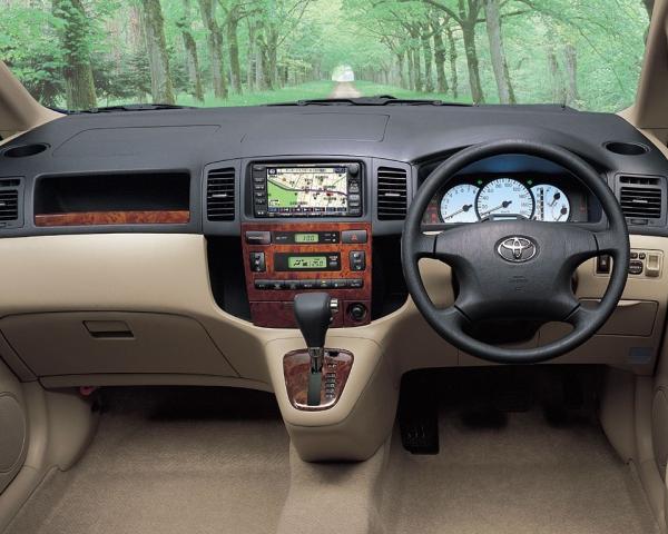 Фото Toyota Corolla Spacio II Компактвэн