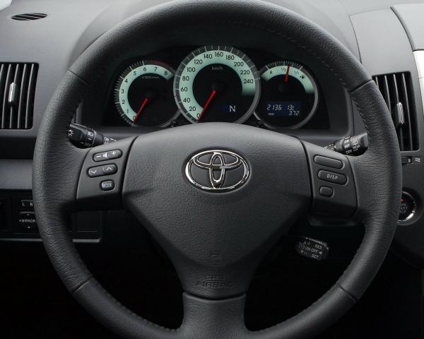 Фото Toyota Corolla Verso I Рестайлинг 2 Компактвэн