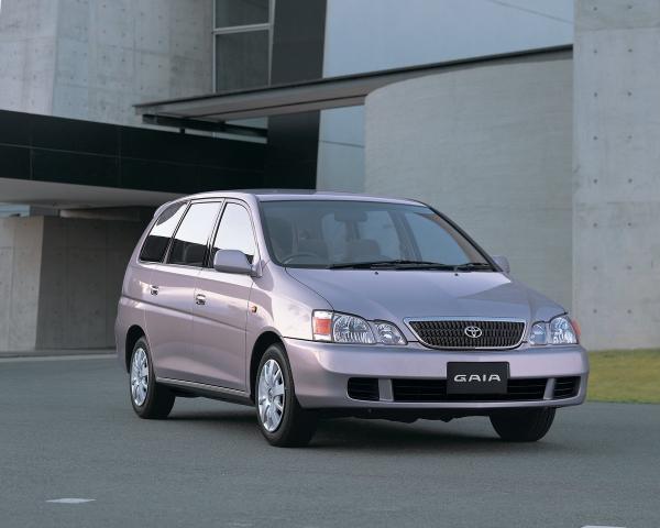 Фото Toyota Gaia I Компактвэн