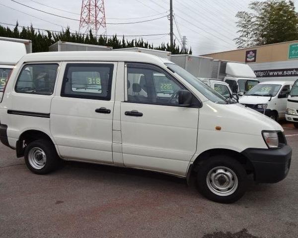 Фото Toyota Lite Ace V Компактвэн