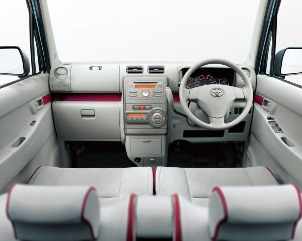 Фото Toyota Pixis Space I Микровэн