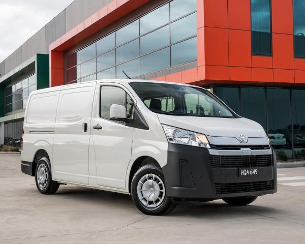 Фото Toyota HiAce H300 Фургон