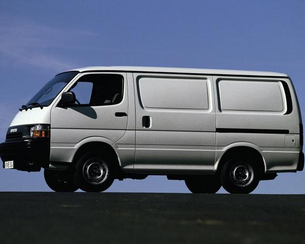 Фото Toyota HiAce H100 Фургон