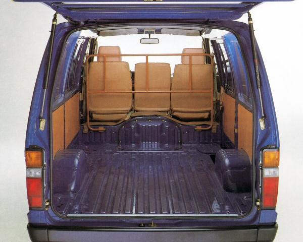 Фото Toyota HiAce H50 H60 H70 Фургон