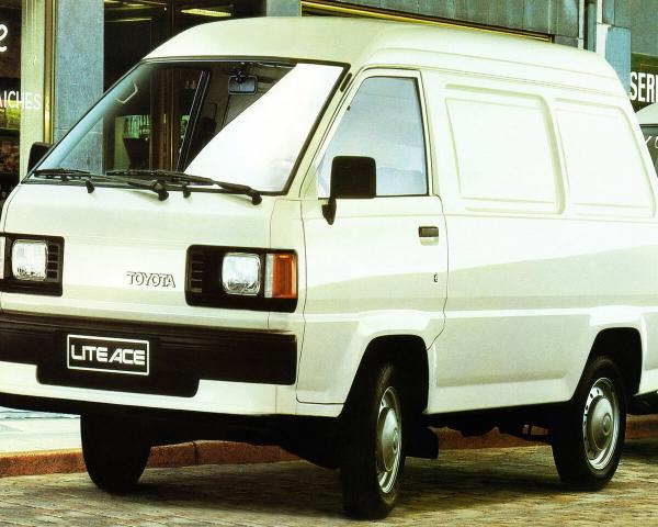 Фото Toyota Lite Ace III Фургон