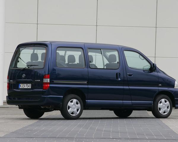 Фото Toyota HiAce XH10 Рестайлинг Минивэн