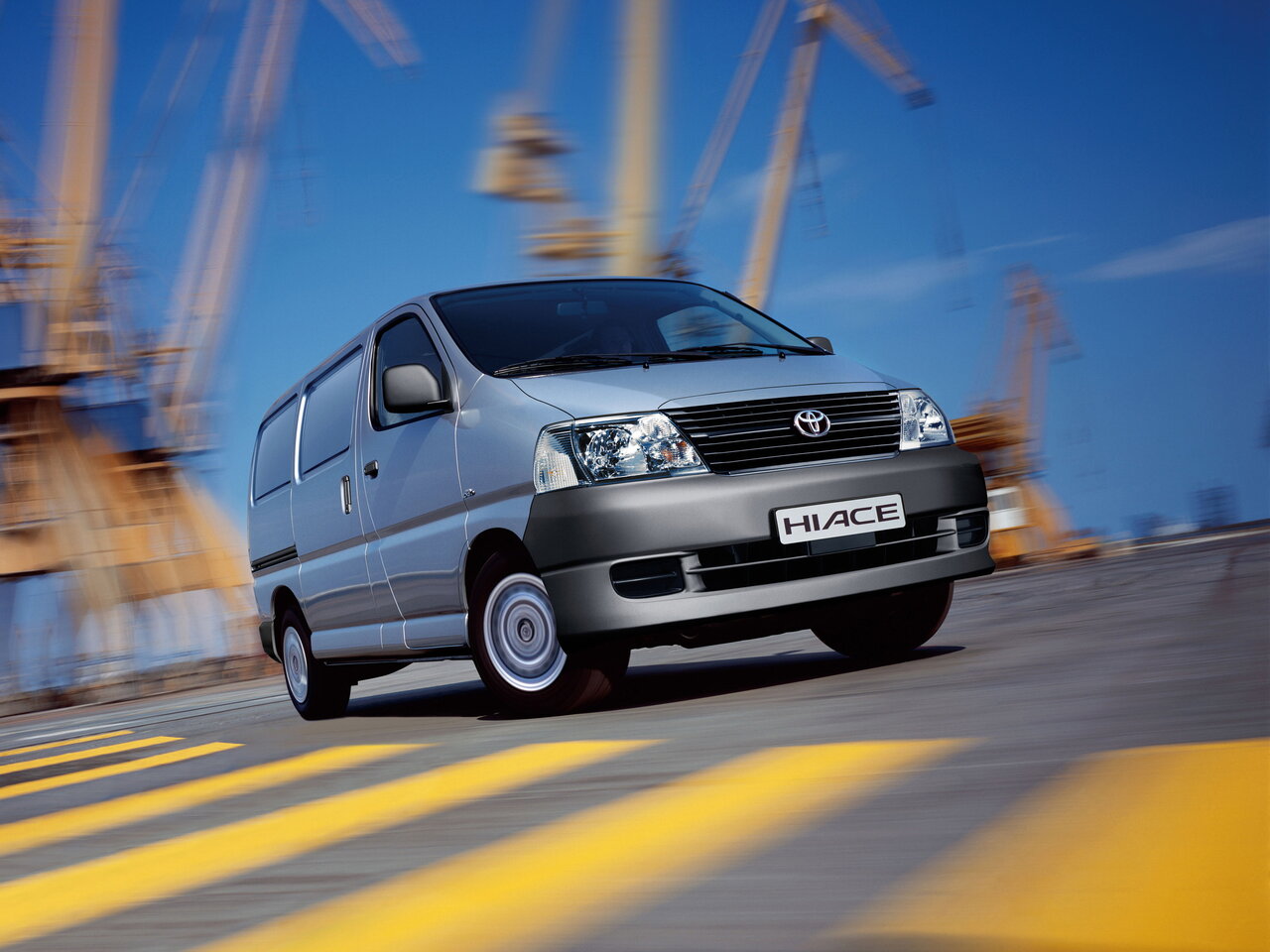 Фото Toyota HiAce XH10 Рестайлинг