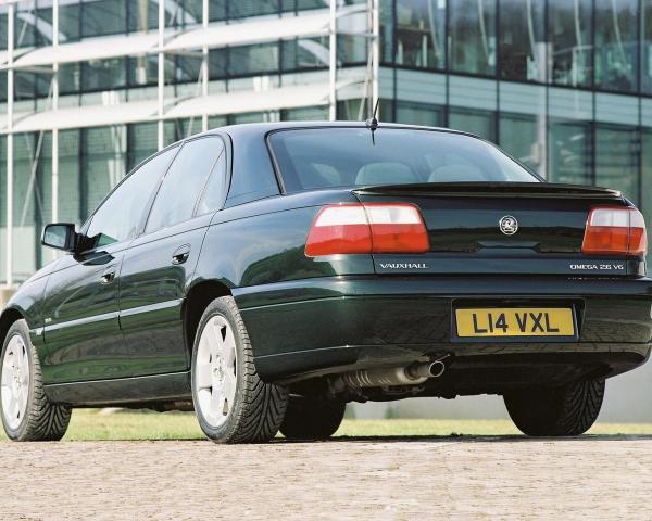 Фото Vauxhall Omega B Рестайлинг Седан