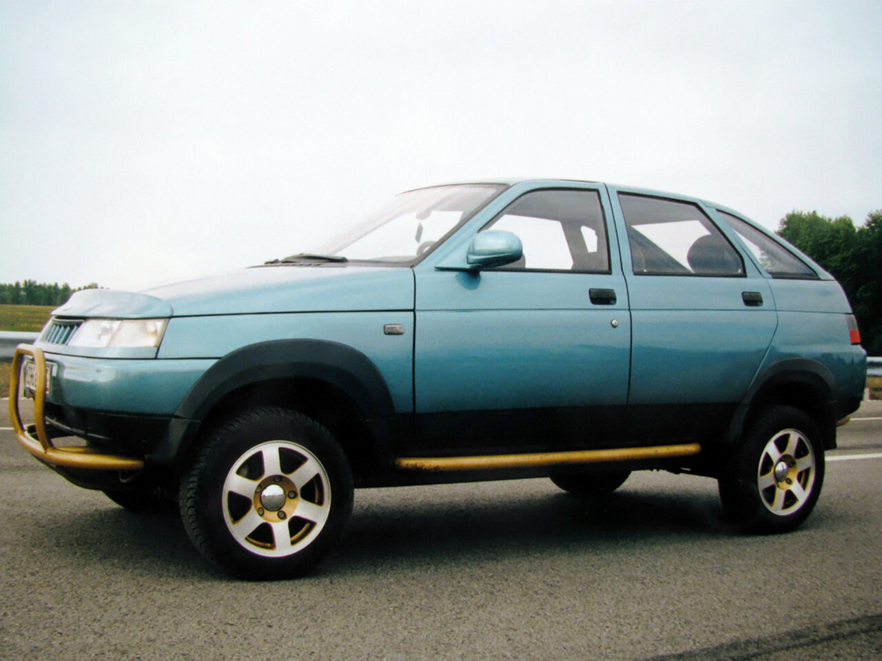 Характеристики и фото LADA (ВАЗ) 2112 1 поколение 1998 - 2009, Хэтчбек 5  дв. Тарзан