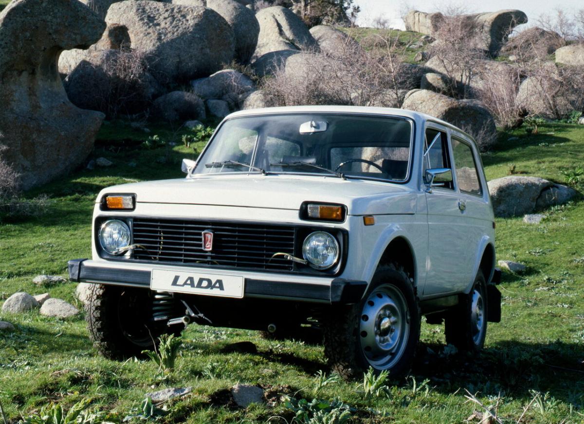 Что лучше ЛуАЗ 969 или Лада (ВАЗ) 2121 (4x4), сравнение ЛуАЗ 969 и LADA  (ВАЗ) 2121 (4x4)