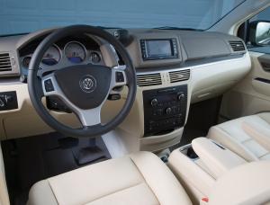 Фото Volkswagen Routan I