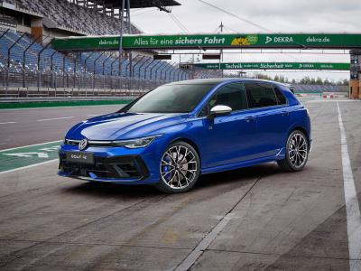 Фото Volkswagen Golf R VIII Рестайлинг Хэтчбек 5 дв.