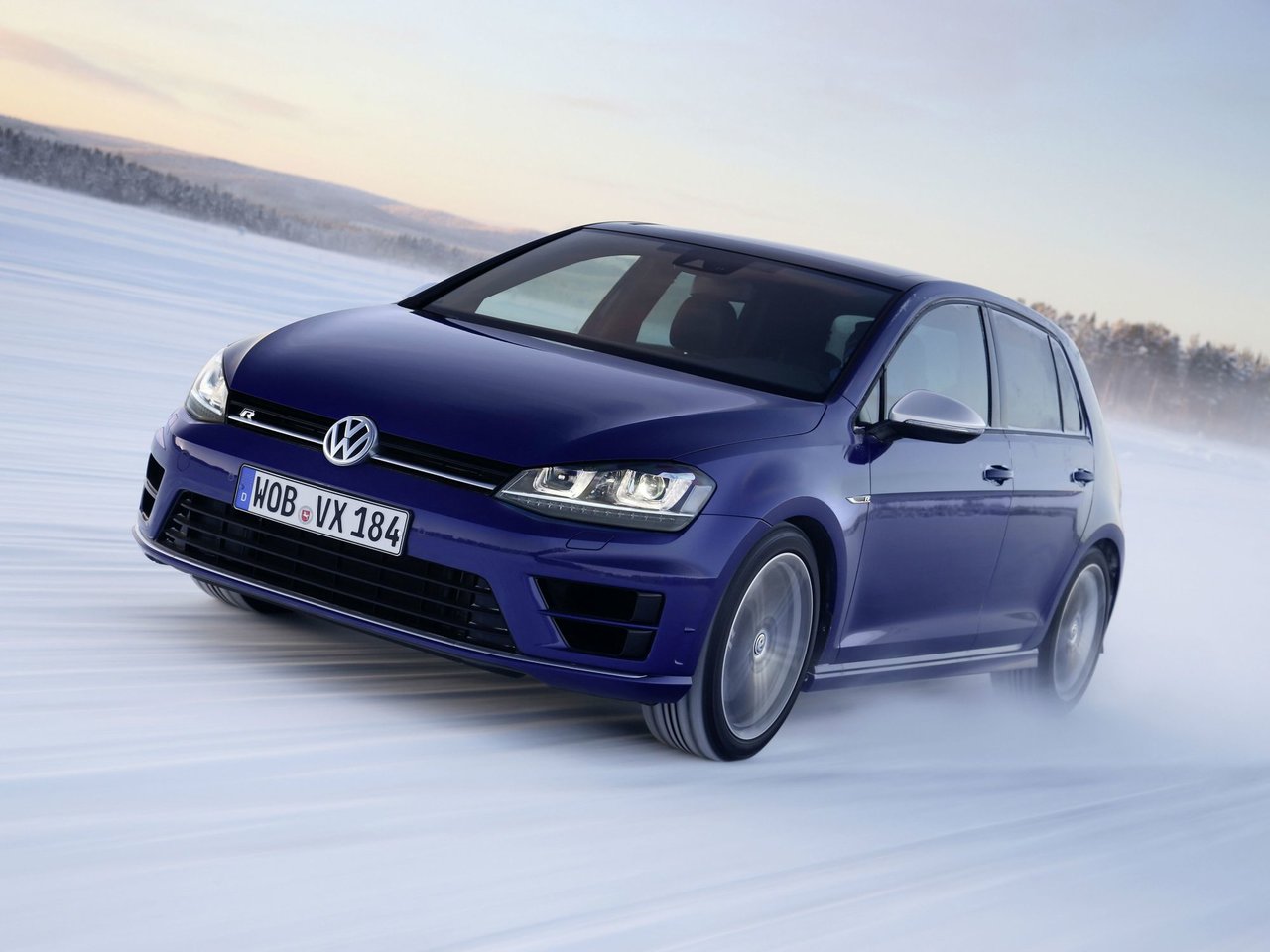 Фото Volkswagen Golf R VII