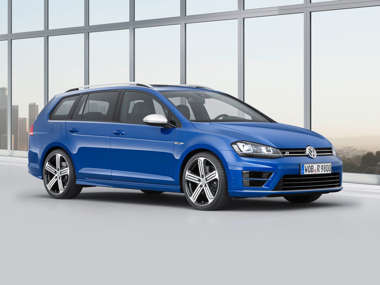 Фото Volkswagen Golf R VII