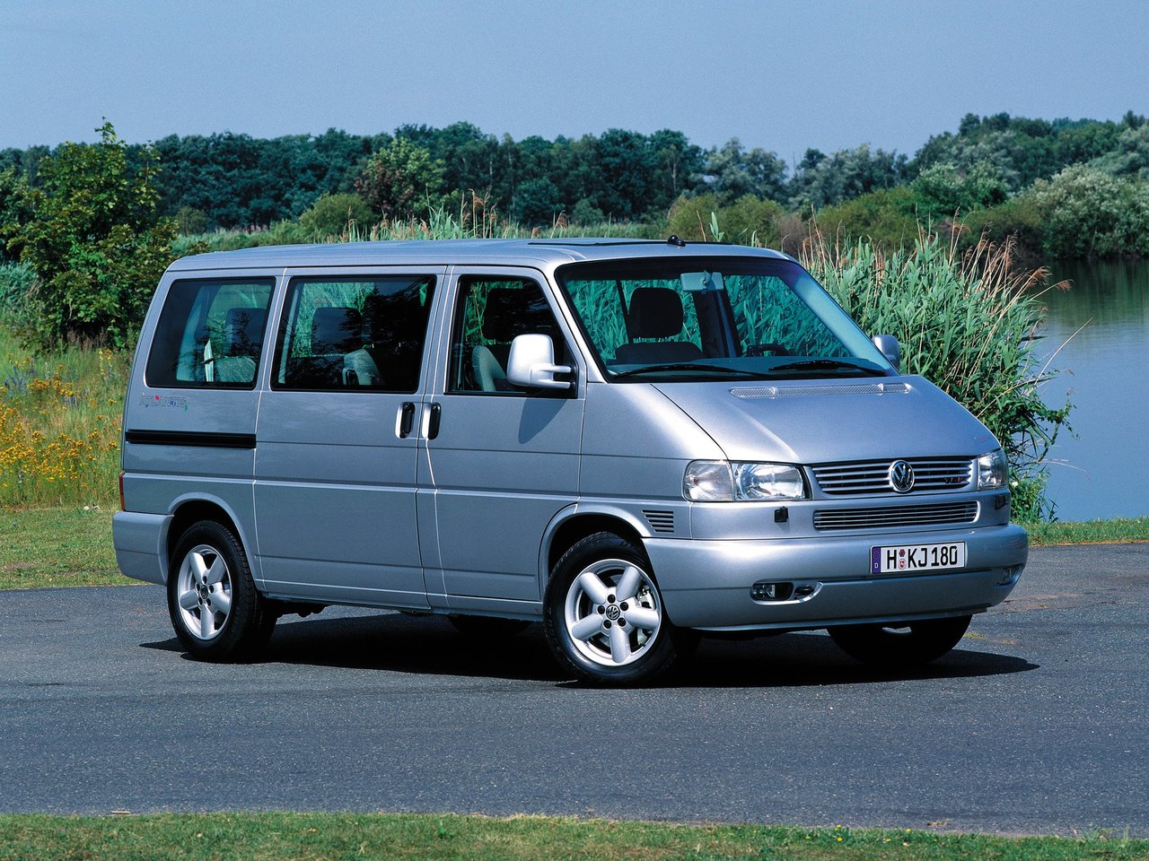 Фото Volkswagen Multivan T4