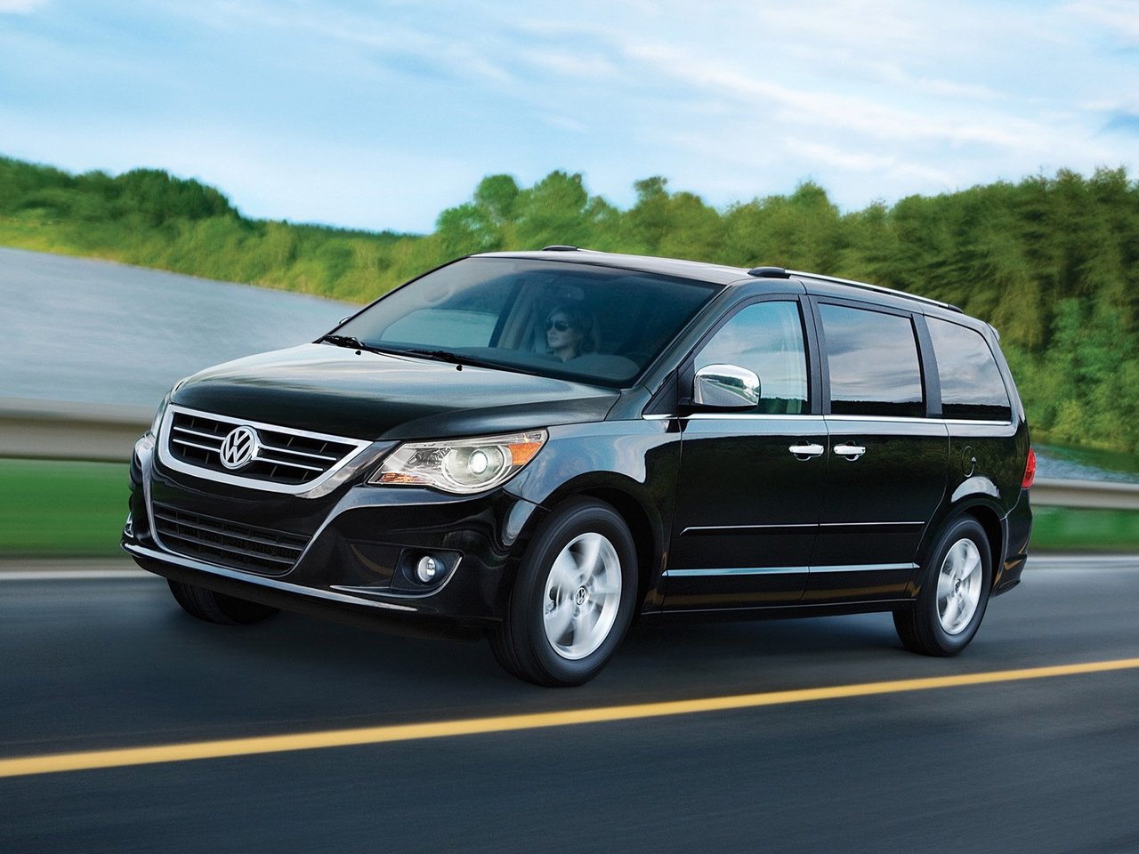 Фото Volkswagen Routan I