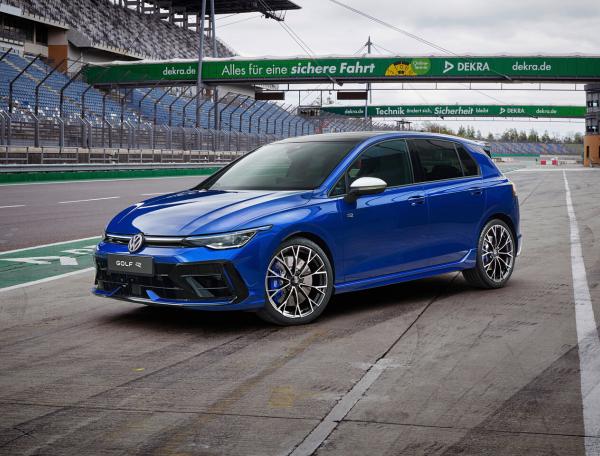 Фото Volkswagen Golf R VIII Рестайлинг