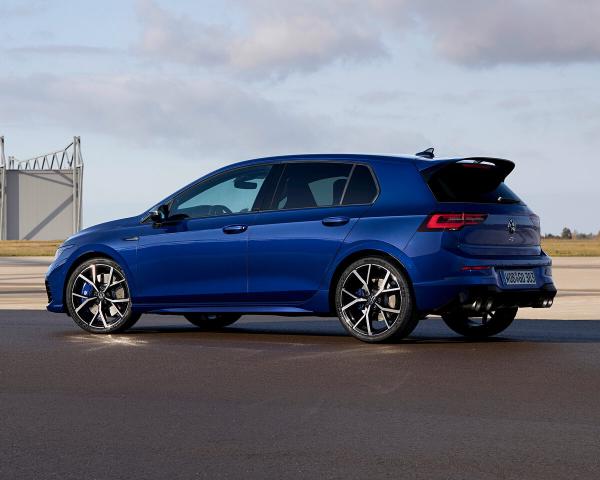 Фото Volkswagen Golf R VIII Хэтчбек 5 дв.