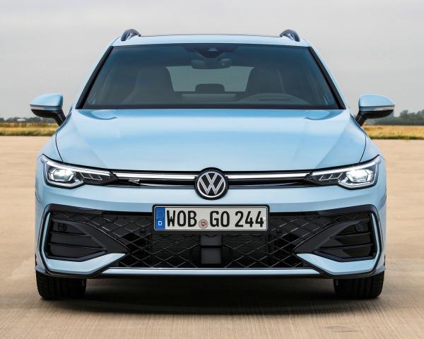 Фото Volkswagen Golf VIII Рестайлинг Универсал 5 дв.