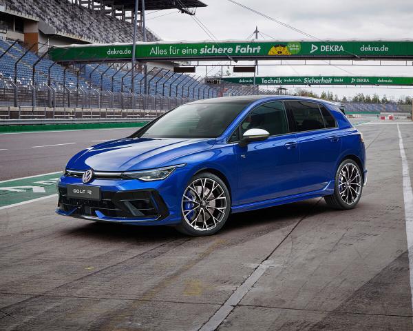 Фото Volkswagen Golf R VIII Рестайлинг Хэтчбек 5 дв.