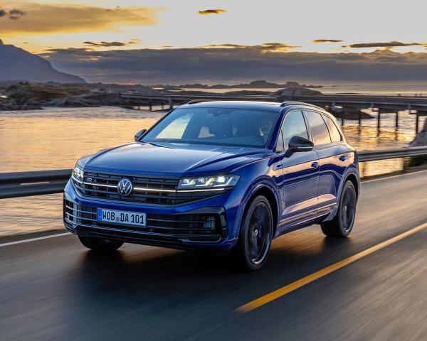 Фото Volkswagen Touareg R III Рестайлинг Внедорожник 5 дв.