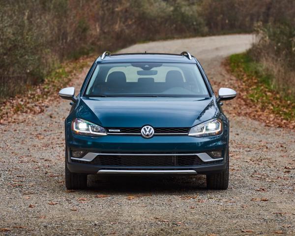 Фото Volkswagen Golf VII Рестайлинг Универсал 5 дв. Alltrack