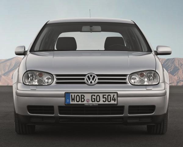 Фото Volkswagen Golf IV Хэтчбек 5 дв.