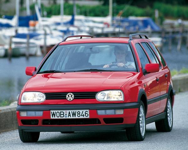 Фото Volkswagen Golf III Универсал 5 дв.