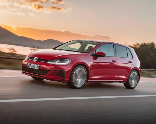 Фото Volkswagen Golf GTI VII Рестайлинг Хэтчбек 5 дв.