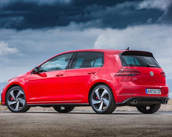 Фото Volkswagen Golf GTI VII Рестайлинг Хэтчбек 5 дв.