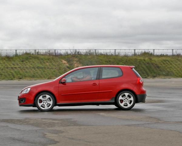 Фото Volkswagen Golf GTI V Хэтчбек 3 дв.