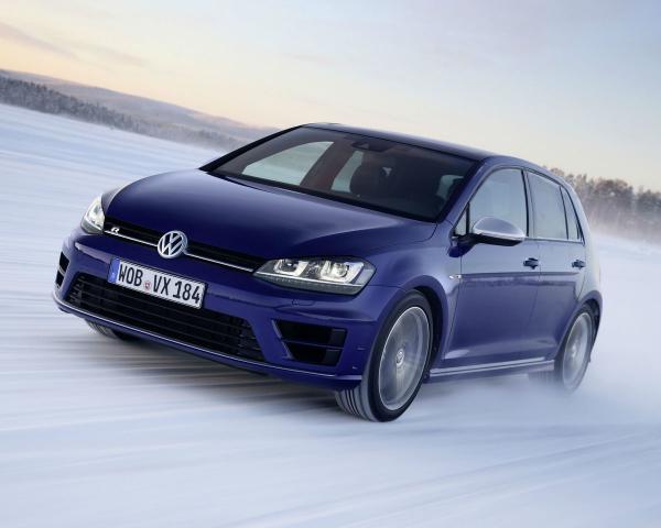 Фото Volkswagen Golf R VII Хэтчбек 5 дв.