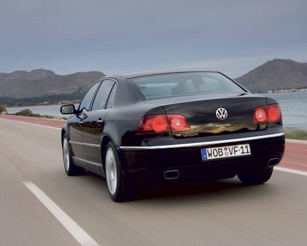 Фото Volkswagen Phaeton I Седан Long