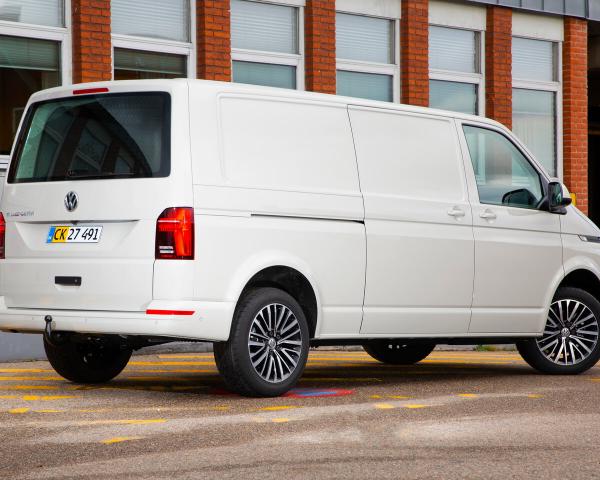 Фото Volkswagen Transporter T6 Рестайлинг Фургон Long