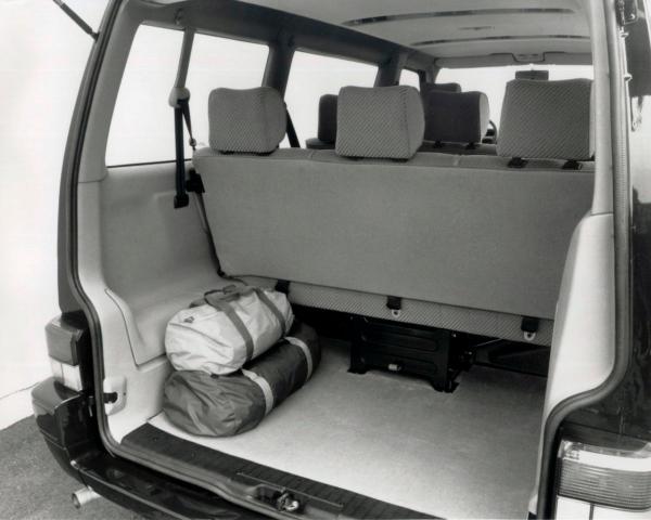 Фото Volkswagen EuroVan T4 Минивэн