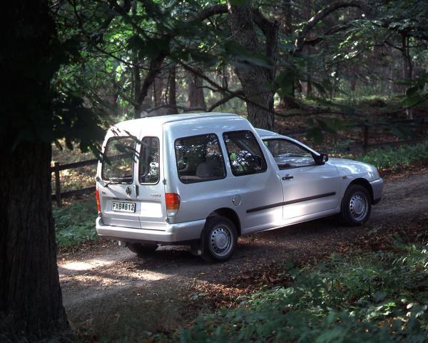 Фото Volkswagen Caddy II Компактвэн