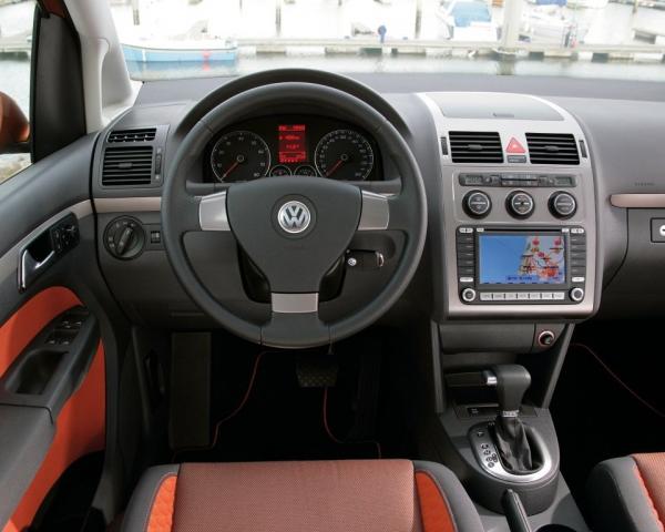 Фото Volkswagen Touran I Рестайлинг Компактвэн Cross